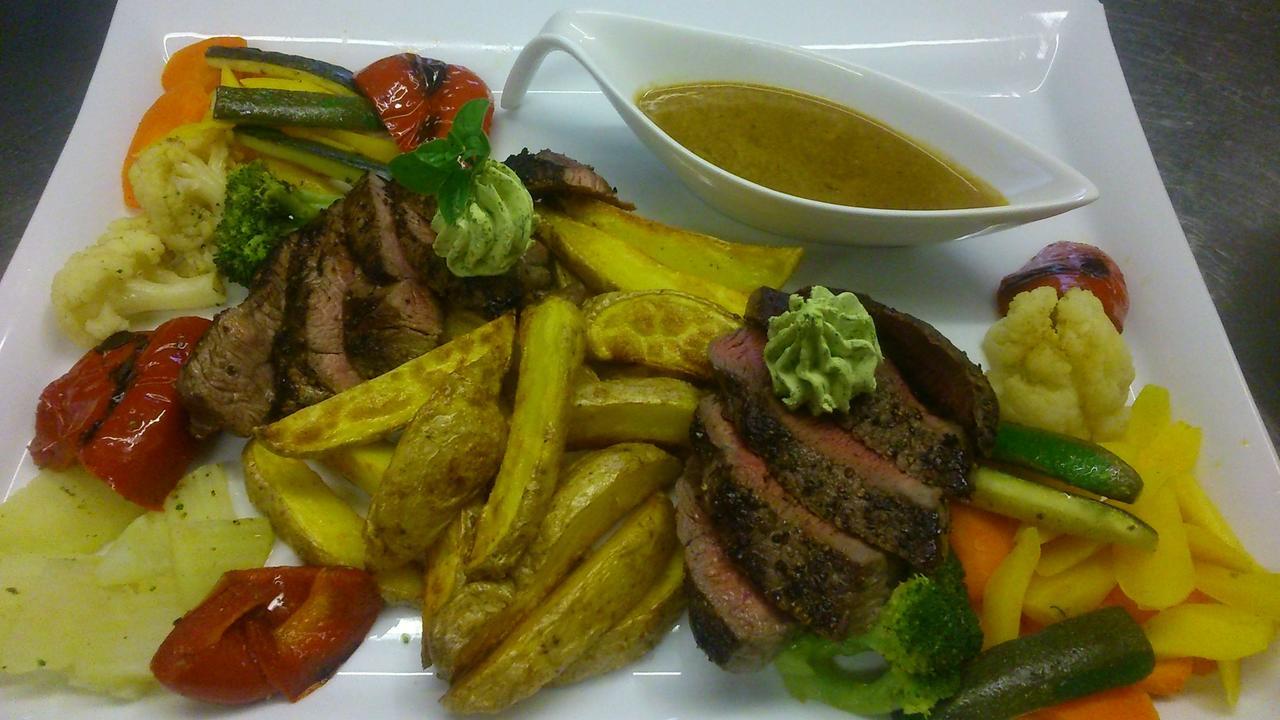 Hotel Steakhouse Fieg Fuschl am See Exterior foto
